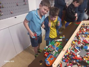 Creation Station: Brick Building